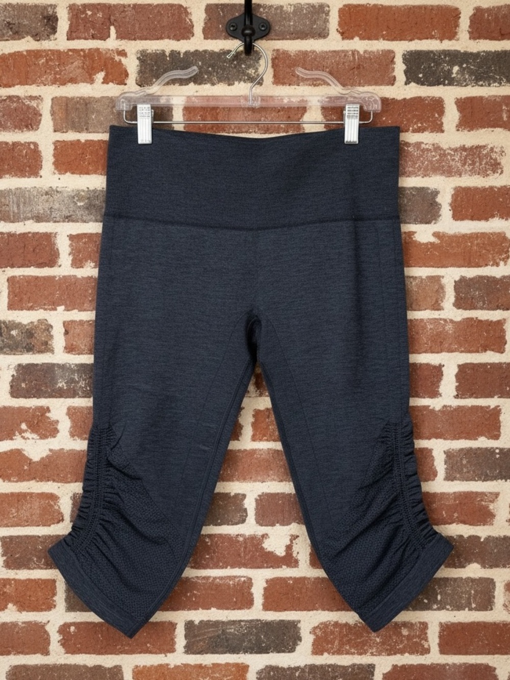 Lululemon In The Flow Crop Seamless Leggings Grey Capri Ruched Yoga  Size 8